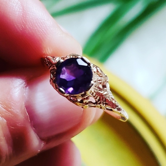 Estate Jewelry - SOLD | .84ctw Genuine Amethyst Filigree Ring